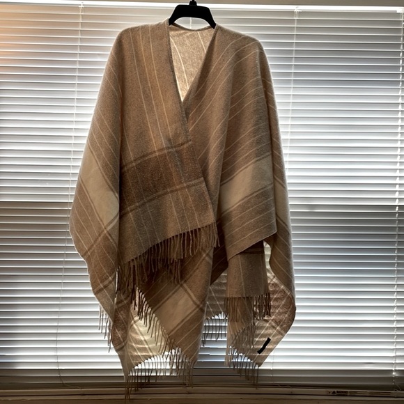 Banana Republic Accessories - Banana Republic 100% cashmere poncho scarf wrap